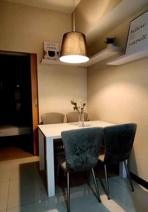 Casa Antonio At Uptown Parksuites Tower One Bgc Manila Exterior foto